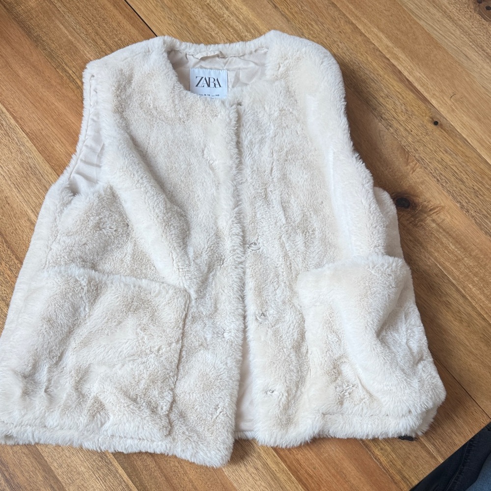 Fur vest